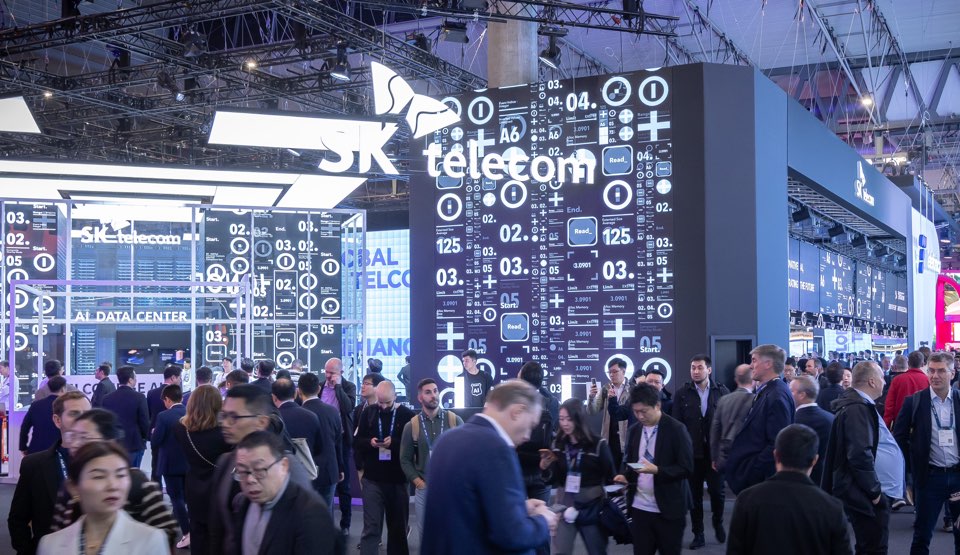 SKT 차별화된 MWC25 전시로 AI 경쟁력 세계에 알렸다