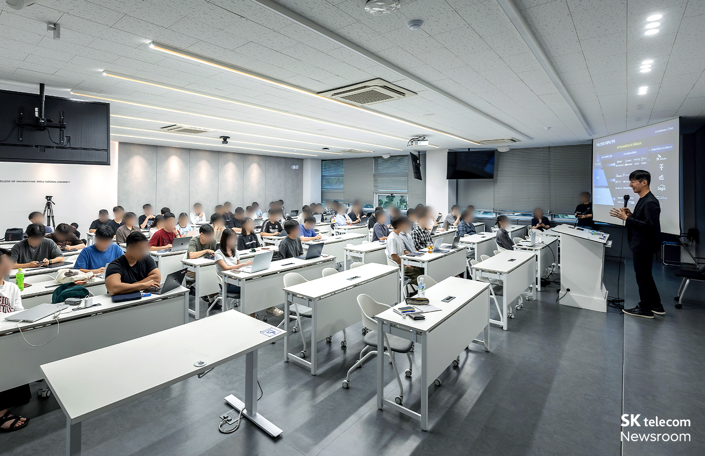 첫날 이종민 Lab장의 특강은 약 1시간 30분 가량 진행됐다.