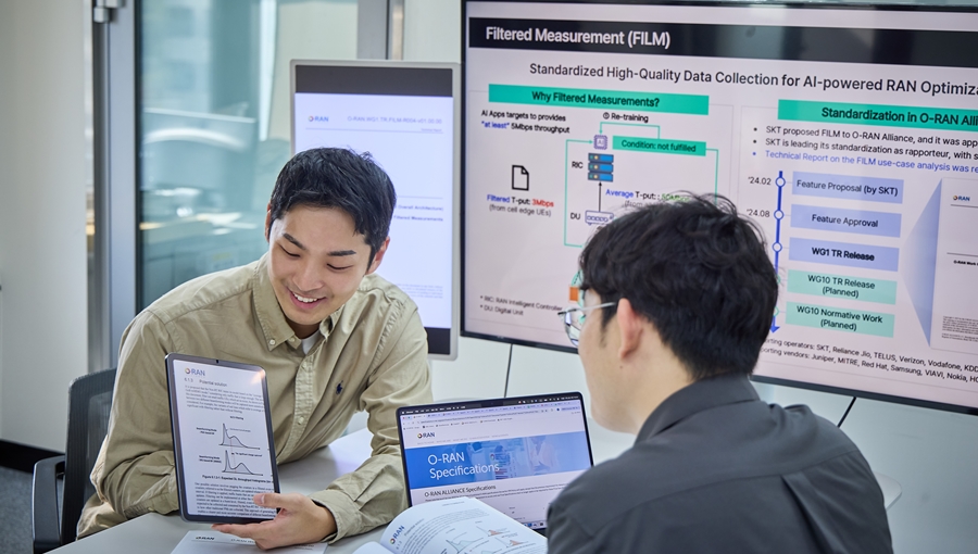 SK텔레콤은 글로벌 오픈랜 표준화 기구 O-RAN 얼라이언스(O-RAN Alliance)에서 무선망 데이터 수집 고도화 기술 ‘Filtered Measurements(FILM)’에 대한 기술 문서를 새롭게 발간하는 등 표준화 제정을 주도하고 있다고 밝혔다.