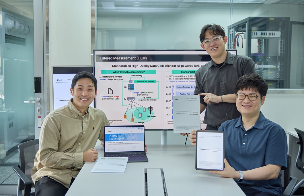 SK텔레콤은 글로벌 오픈랜 표준화 기구 O-RAN 얼라이언스(O-RAN Alliance)에서 무선망 데이터 수집 고도화 기술 ‘Filtered Measurements(FILM)’에 대한 기술 문서를 새롭게 발간하는 등 표준화 제정을 주도하고 있다고 밝혔다.